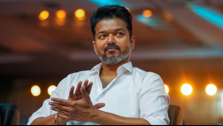 ‘പുതിയ തലമുറ, പുതിയ ശബ്ദം’: വിജയ് സത്യപ്രതിജ്ഞ ചെയ്തതിന് പിന്നാലെ ആശംസിച്ച് രാഹുൽ ഗാന്ധി img 20260510 wa0020