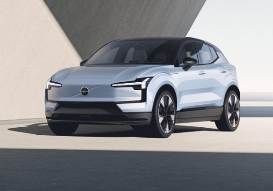 electric luxury SUV രംഗത്ത് പുതിയ ചർച്ചയായി Volvo EX30; compact EV വിപണിയിൽ യൂറോപ്യൻ വെല്ലുവിളി ശക്തമാകുന്നു img 20260511 wa0084