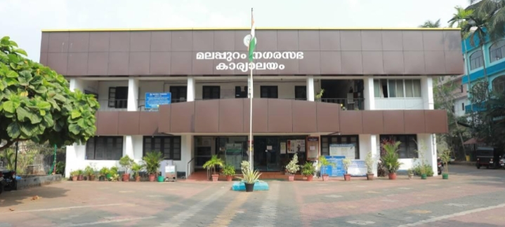 തദ്ദേശ സ്ഥാപനങ്ങൾക്ക് ₹5,651 കോടി കുടിശ്ശിക: വികസന പദ്ധതികൾ പ്രതിസന്ധിയിൽ