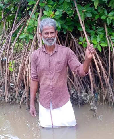 ജൈവവൈവിധ്യത്തിന്റെ കാവൽക്കാരൻ: ധർമടം സുരേന്ദ്രന്റെ കണ്ടൽവന പുനരുജ്ജീവന ദൗത്യം