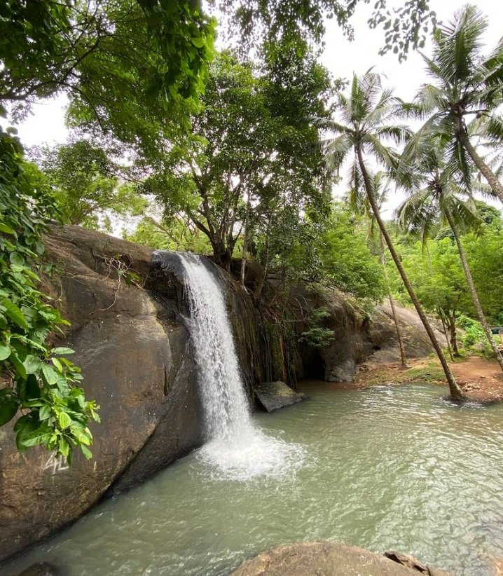 തൂമാനം വെള്ളച്ചാട്ടം: വടക്കാഞ്ചേരിയുടെ പച്ചപ്പിനുള്ളിലെ ചെറിയ വെള്ളച്ചാട്ടം