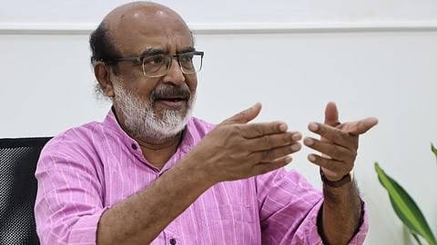 സിപിഎമ്മിൽ രണ്ട് നിലപാടുകൾ തുറന്നുപറയുന്നു; തോമസ് ഐസക്കിന്റെ വിമർശനം ശ്രദ്ധേയമാകുന്നു